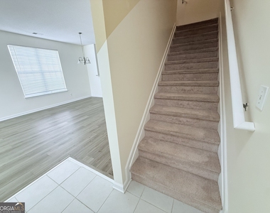 260 Commons Drive - Photo Thumbnail 2