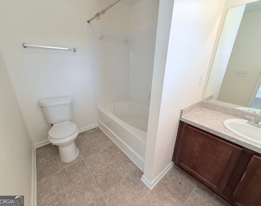 260 Commons Drive - Photo Thumbnail 9