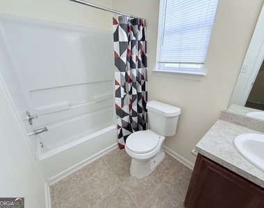 260 Commons Drive - Photo Thumbnail 11