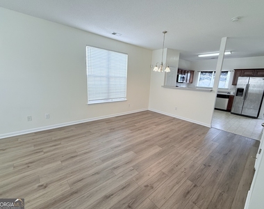 260 Commons Drive - Photo Thumbnail 3