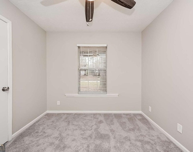 8990 Sterling Ridge Lane - Photo Thumbnail 12