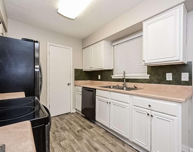 8990 Sterling Ridge Lane - Photo Thumbnail 2