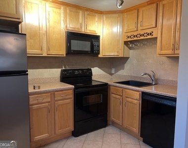 2018 S Milledge Avenue - Photo Thumbnail 4
