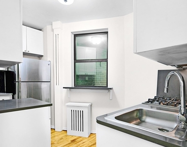 West 49th Street - Photo Thumbnail 3
