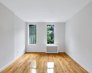 West 49th Street - Photo Thumbnail 2