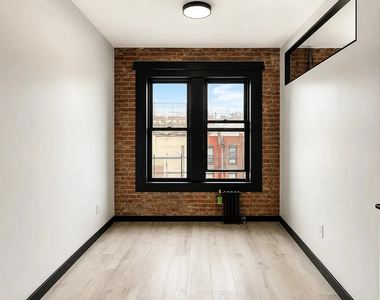 2100 2nd Avenue - Photo Thumbnail 4