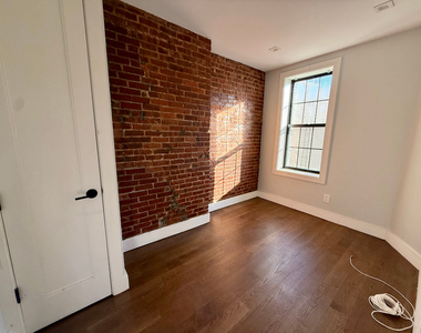 6704 60th Street - Photo Thumbnail 5