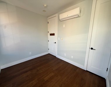 6704 60th Street - Photo Thumbnail 12