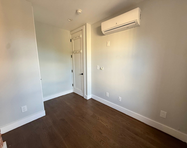 6704 60th Street - Photo Thumbnail 10