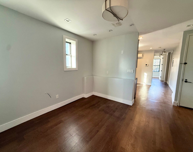 6704 60th Street - Photo Thumbnail 7