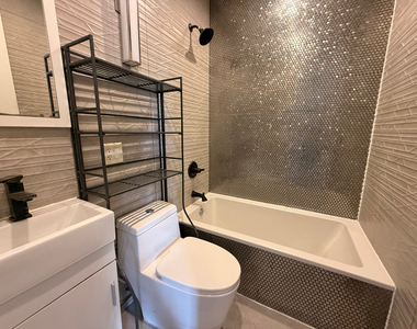 6704 60th Street - Photo Thumbnail 13