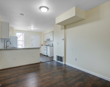 83 Summit Ave - Photo Thumbnail 6