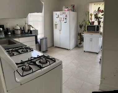535 Summit Ave - Photo Thumbnail 7