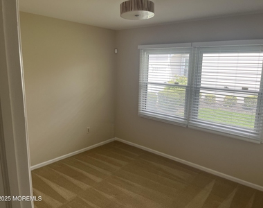 32 Idlewild Lane - Photo Thumbnail 20