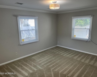 32 Idlewild Lane - Photo Thumbnail 9