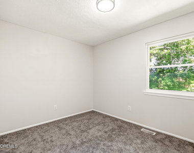 35 Mizzen Drive - Photo Thumbnail 12