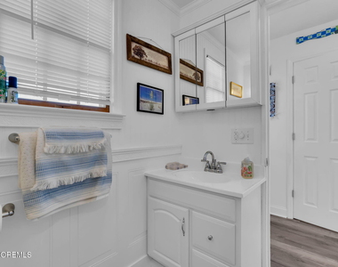 55 Beach Front - Photo Thumbnail 7