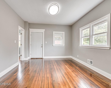 48 Johnson Place - Photo Thumbnail 7