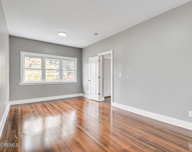 48 Johnson Place - Photo Thumbnail 9