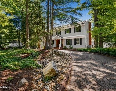 16 Phyllis Place - Photo Thumbnail 1
