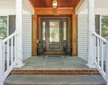 16 Phyllis Place - Photo Thumbnail 2