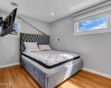 522 W Lincoln Avenue - Photo Thumbnail 18