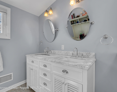 522 W Lincoln Avenue - Photo Thumbnail 14