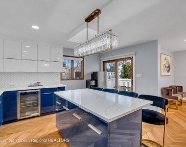 522 W Lincoln Avenue - Photo Thumbnail 5