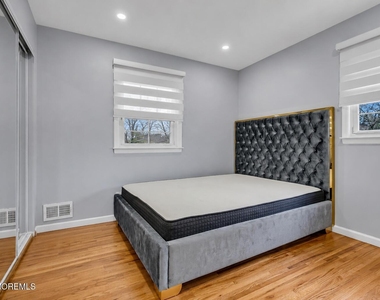 522 W Lincoln Avenue - Photo Thumbnail 16