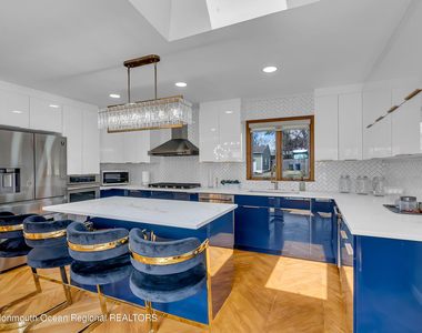 522 W Lincoln Avenue - Photo Thumbnail 7