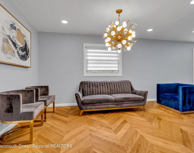 522 W Lincoln Avenue - Photo Thumbnail 1