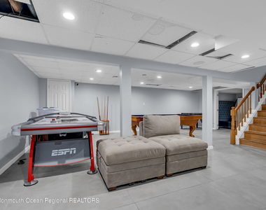 522 W Lincoln Avenue - Photo Thumbnail 21