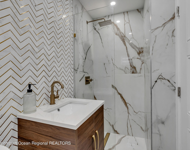 522 W Lincoln Avenue - Photo Thumbnail 9