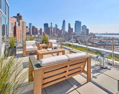 West 54th Street - Photo Thumbnail 2