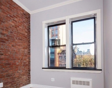 West 14 Street - Photo Thumbnail 1