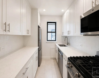 East 12th Street - Photo Thumbnail 4
