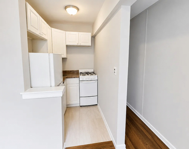 340 East 58th Street - Photo Thumbnail 3