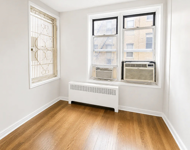 340 East 58th Street - Photo Thumbnail 2