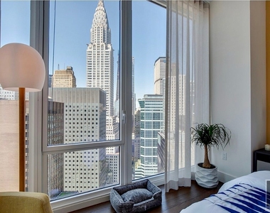 East 44th Street - Photo Thumbnail 7