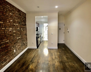 Mott Street - Photo Thumbnail 2