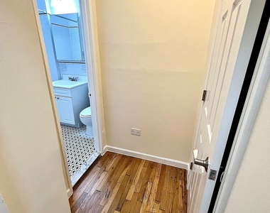 West 73 Street - Photo Thumbnail 3