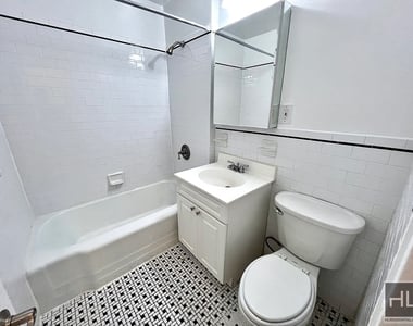 West 73 Street - Photo Thumbnail 4