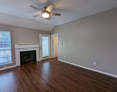 2008 Valley Falls Avenue - Photo Thumbnail 3
