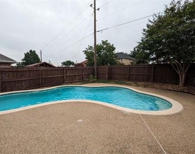 2008 Valley Falls Avenue - Photo Thumbnail 23