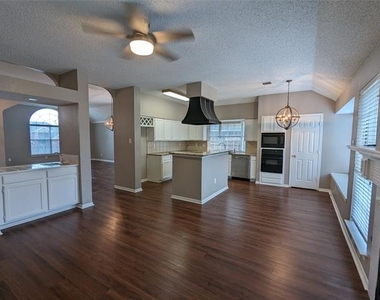 2008 Valley Falls Avenue - Photo Thumbnail 5