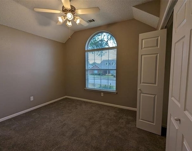 2008 Valley Falls Avenue - Photo Thumbnail 18