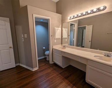 2008 Valley Falls Avenue - Photo Thumbnail 14