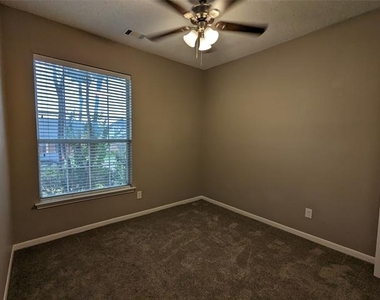 2008 Valley Falls Avenue - Photo Thumbnail 15