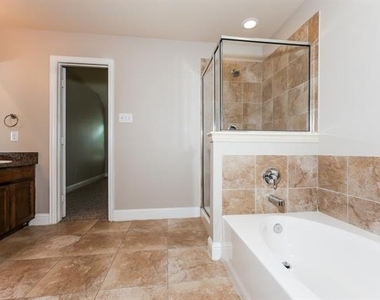 610 Canvas Court - Photo Thumbnail 13