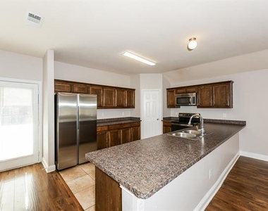 610 Canvas Court - Photo Thumbnail 6